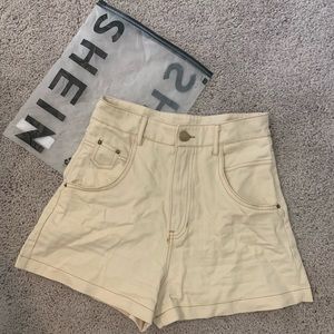 Contrast Topstitching Wide Leg Denim Shorts